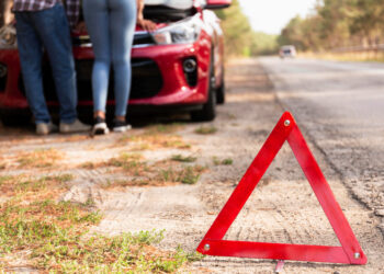 Acessórios obrigatórios em carro itens que não podem faltar