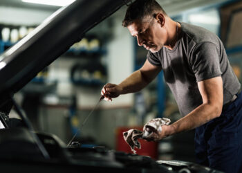 Como verificar o óleo do seu carro