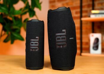 JBL Flip 7 vs Charge 6: quem leva a melhor?