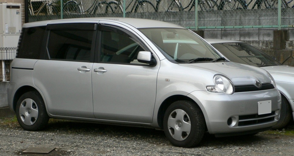 Toyota Sienta