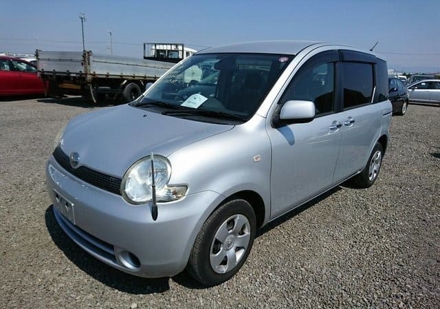 Toyota Sienta