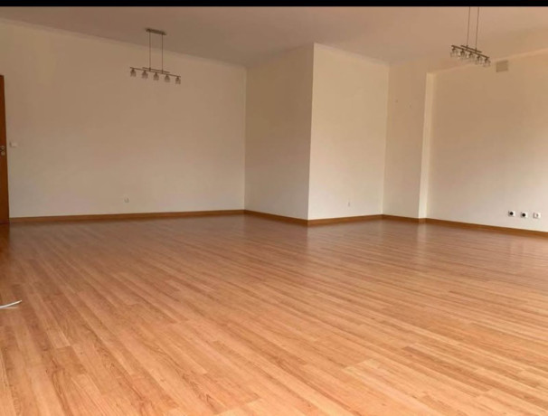 vende-se-luxuoso-apartamento-t3-predio-amarelo-na-24-de-julho-big-0