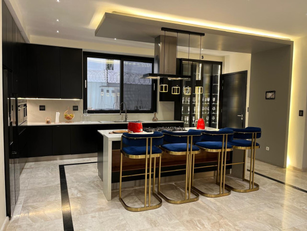 vende-se-luxuosa-moradia-t4-mobilada-no-mapulene-costa-do-sol-big-1