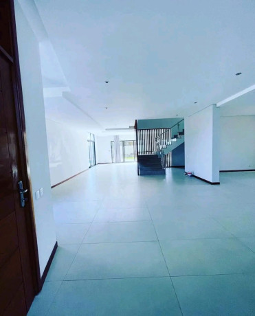 vende-se-luxuosa-moradia-t4-no-triunfo-novo-costa-do-sol-big-3