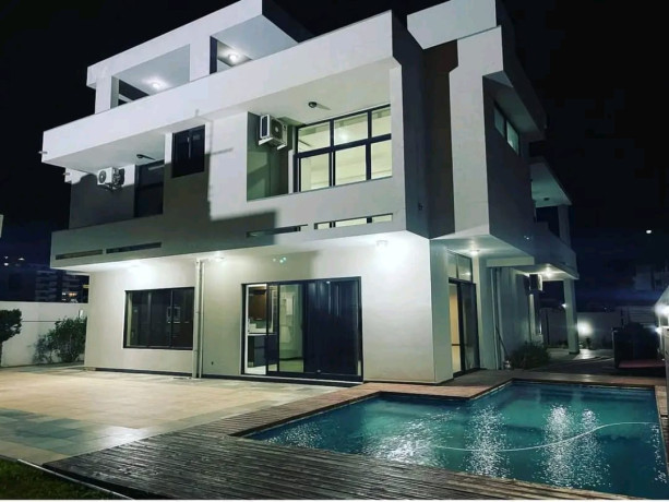 vende-se-luxuosa-moradia-t4-no-triunfo-novo-costa-do-sol-big-0