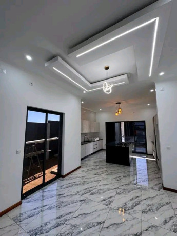 vende-se-luxuosa-moradia-t4-duplex-no-tchumene-1-big-2
