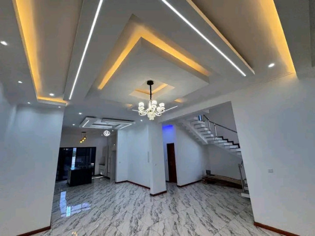 vende-se-luxuosa-moradia-t4-duplex-no-tchumene-1-big-1