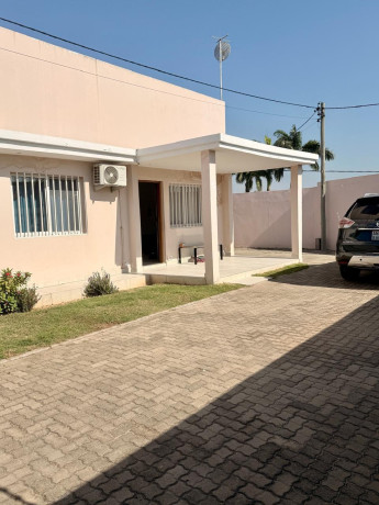 arrenda-se-belissima-vivenda-t3-no-condominio-casa-jovem-big-0