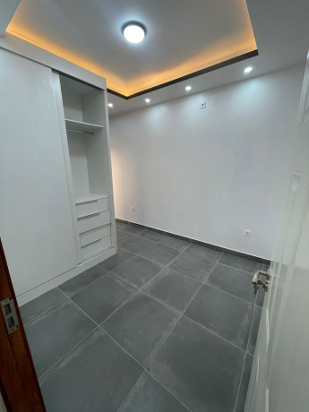 vende-se-luxuosa-moradia-t3-duplex-no-condominio-casa-jovem-big-3
