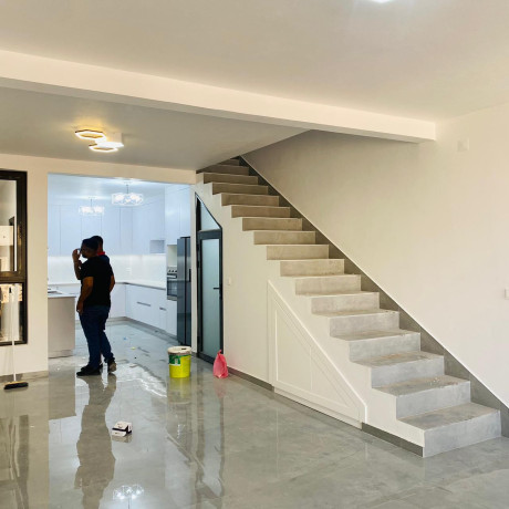 vende-se-luxuosa-moradia-t3-duplex-no-condominio-casa-jovem-big-1