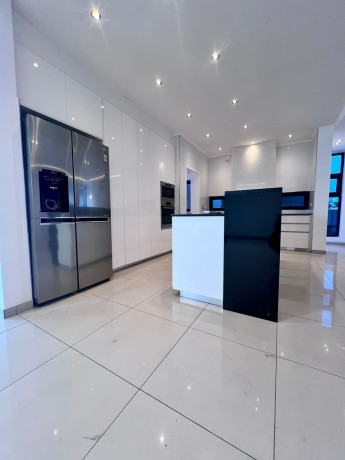 arrenda-se-luxuosa-moradia-t4-no-condominio-tulipas-big-1