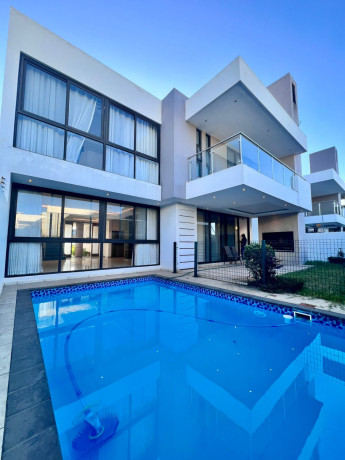 arrenda-se-luxuosa-moradia-t4-no-condominio-tulipas-big-0