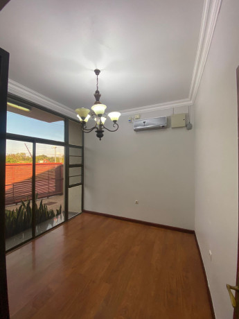 vende-se-luxuosa-moradia-t4-no-triunfo-novo-big-3