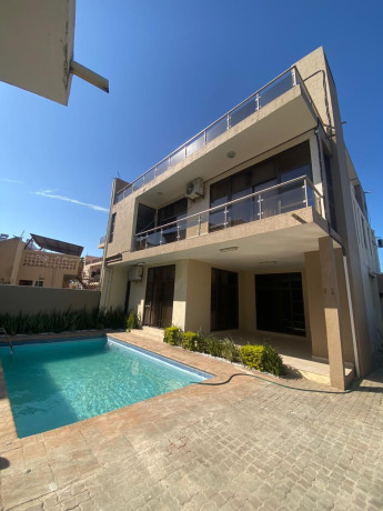 vende-se-luxuosa-moradia-t4-no-triunfo-novo-big-0