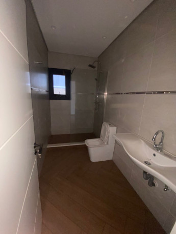 vende-se-luxuosa-moradia-t31-no-triunfo-novo-big-3