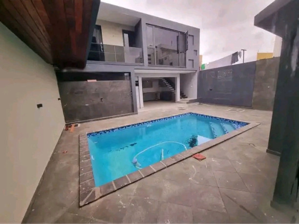 vende-se-luxuosa-moradia-t4-no-triunfo-novo-big-0