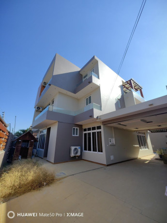 arrenda-se-luxuosa-moradia-t4-no-triunfo-novo-big-0