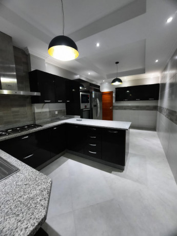 arrenda-se-luxuoso-apartamento-t3-no-bairro-da-polana-big-0