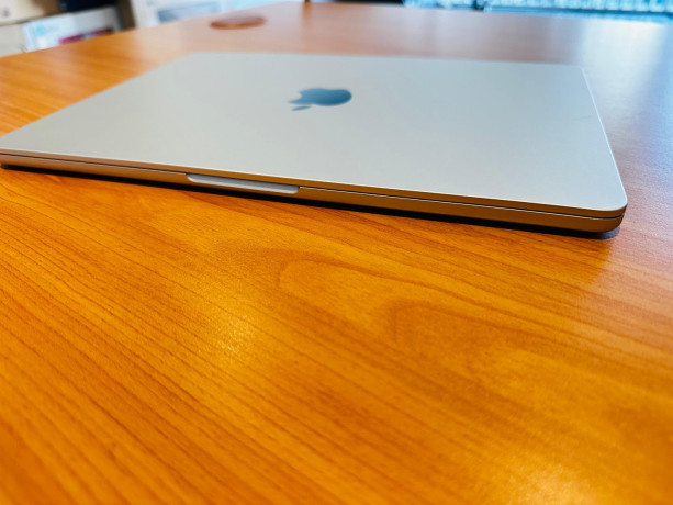 macbook-air-m-256gb-8gb-big-2
