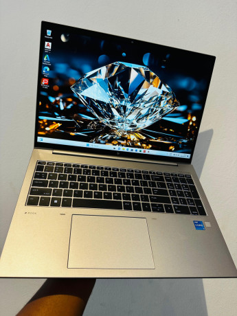 hp-zbook-firefly-g9-mobile-workstation-16-i5-12th-16gb-ram-1tb-ssd-big-3