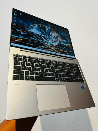 hp-zbook-firefly-g9-mobile-workstation-16-i5-12th-16gb-ram-1tb-ssd-big-1