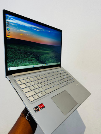 laptop-asus-vivobook-amd-ryzen-5-5600h-8gb-ram-512gb-ssd-amd-graphics-big-1