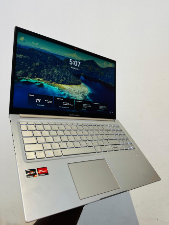 laptop-asus-vivobook-amd-ryzen-5-5600h-8gb-ram-512gb-ssd-amd-graphics-big-0