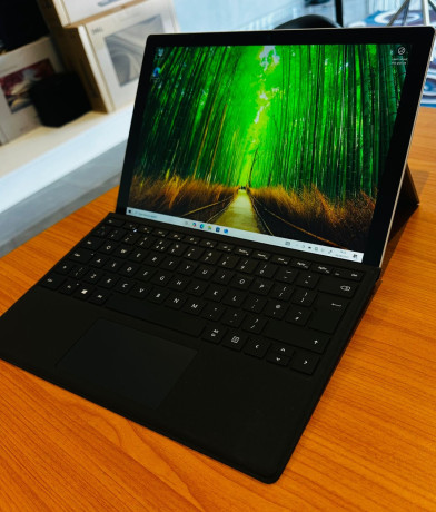 microsoft-surface-detachable-12-touch-i5-7th-256gb-ssd-8gb-ram-big-2
