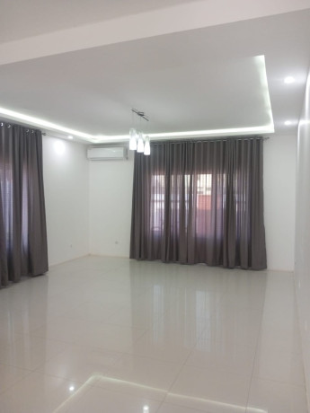 vende-se-luxuosa-moradia-t4-triunfo-novo-big-3
