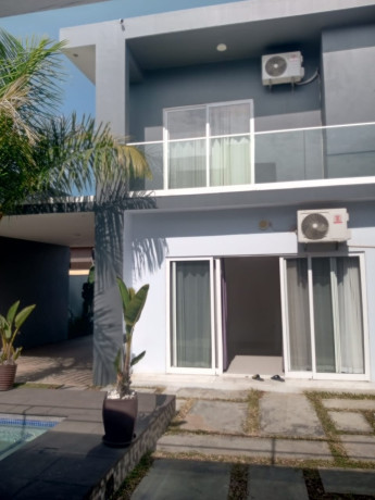 vende-se-luxuosa-moradia-t4-triunfo-novo-big-0