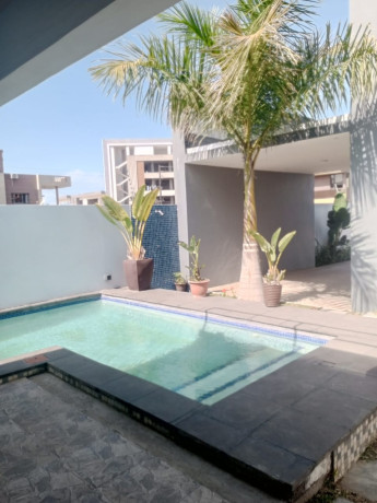 vende-se-luxuosa-moradia-t4-triunfo-novo-big-1