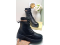 botas-de-cano-alto-em-acabamento-premium-small-1