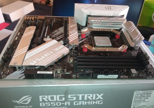 placa-mae-am4-b550-ryzen-3000-5000-big-2