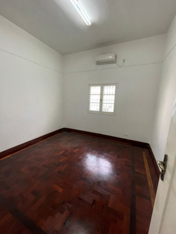 arrenda-se-belissima-geminada-t3-no-bairro-central-vladimir-lenine-big-4