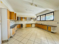 arrenda-se-luxuosa-moradia-t4-na-sommerschield-ii-cafe-sol-small-3
