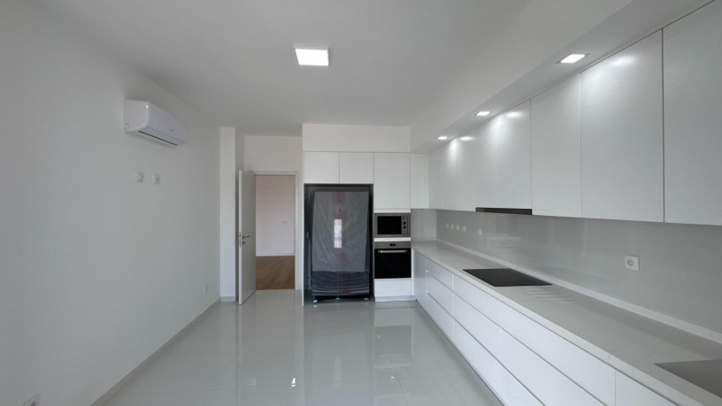 arrenda-se-luxuoso-apartamento-t3-moderno-no-condominio-new-life-big-0