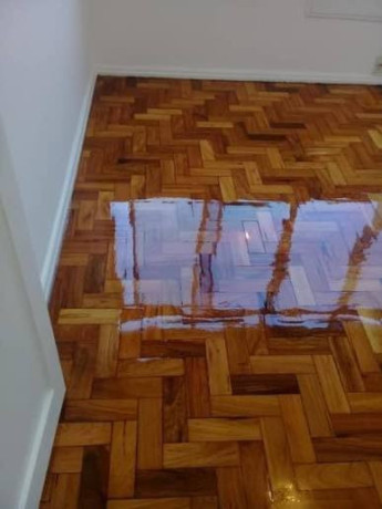 afagamento-e-envernizamento-de-parquet-big-0