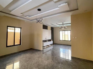vende-se-luxuosa-moradia-t4-na-costa-do-sol-mapulene