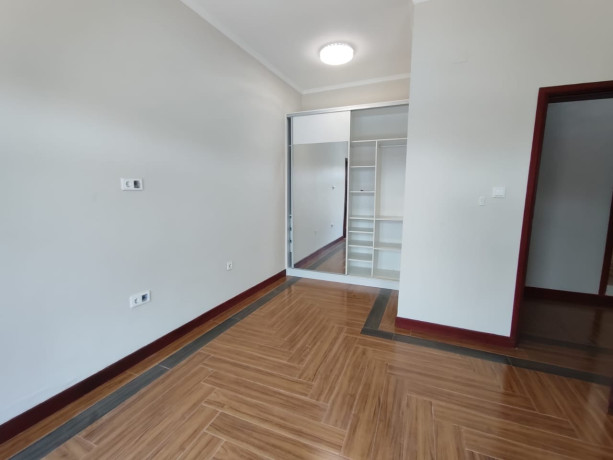 arrendo-belissima-casa-t2-no-bairro-tsalala-a-1min-da-av-das-industrias-proximo-ao-cafe-jazz-spoon-big-2