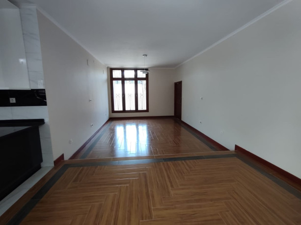 arrendo-belissima-casa-t2-no-bairro-tsalala-a-1min-da-av-das-industrias-proximo-ao-cafe-jazz-spoon-big-3