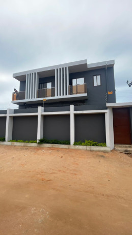arrenda-se-luxuoso-apartamento-t2-no-mapulene-big-0