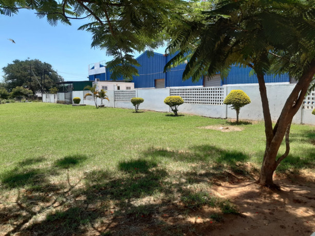 arrenda-se-armazem-300m2-em-tcumene-2-na-n4-big-0