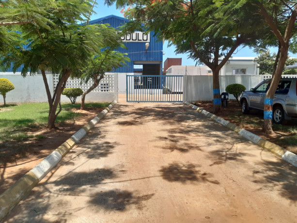 arrenda-se-armazem-300m2-em-tcumene-2-na-n4-big-2