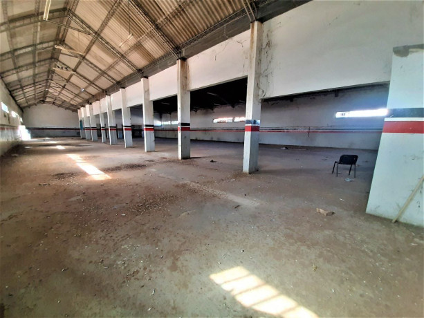 vende-se-um-armazem-com-uma-area-total-de-5000-m2-na-fplm-big-0