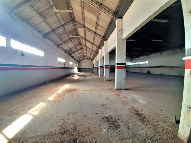 vende-se-um-armazem-com-uma-area-total-de-5000-m2-na-fplm-big-2