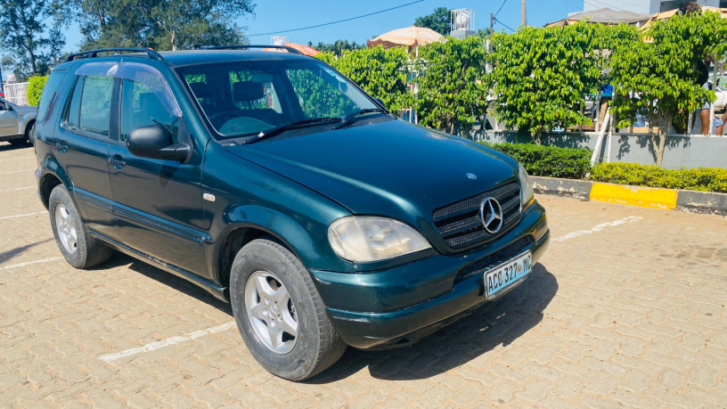 mercedes-ml-320-big-0