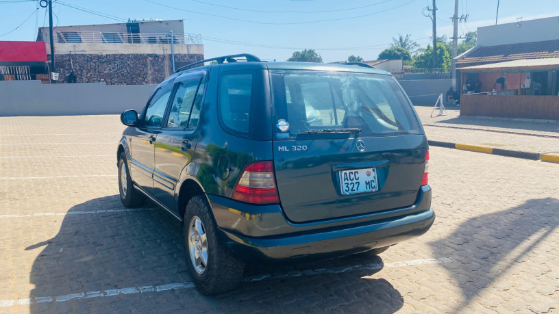mercedes-ml-320-big-1