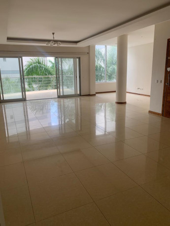arrenda-se-luxuoso-apartamento-t3-no-condominio-the-palm-big-3