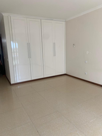 arrenda-se-luxuoso-apartamento-t3-no-condominio-the-palm-big-4