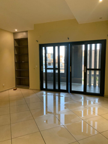 vende-se-luxuosa-moradia-t3-dentro-do-condominio-elite-no-mapulene-big-1